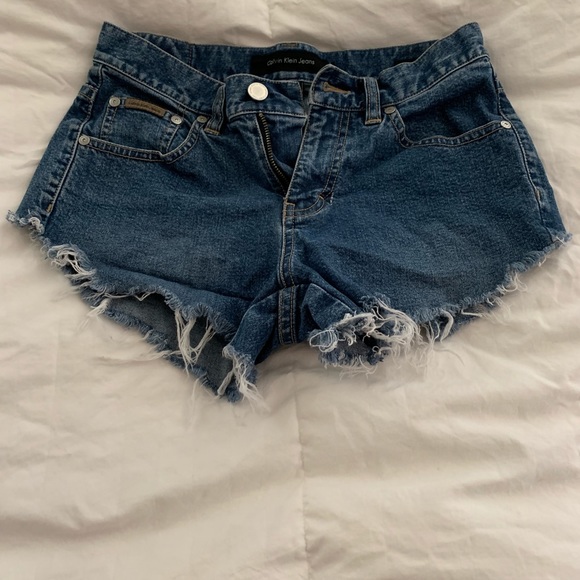 Cutoff jean shorts - Picture 1 of 2